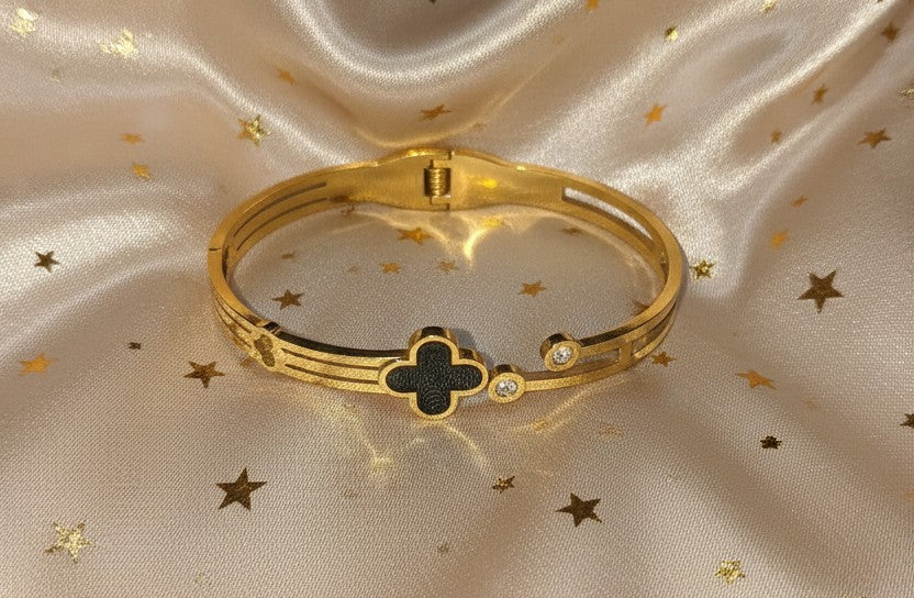 Auric Clover Bracelet