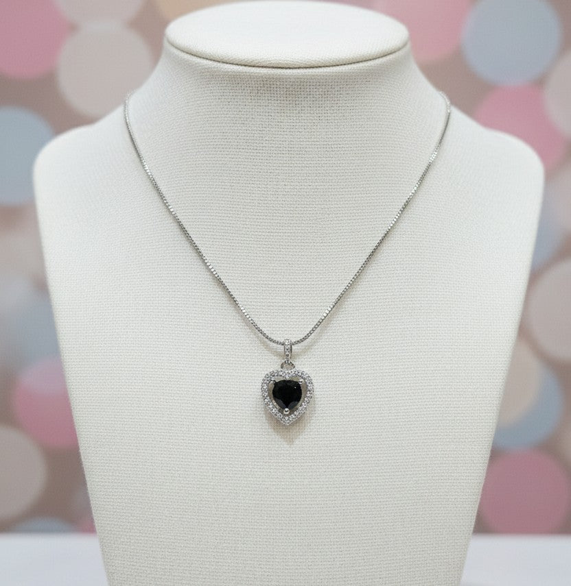 Scarlet Glow Chain (Black Heart)